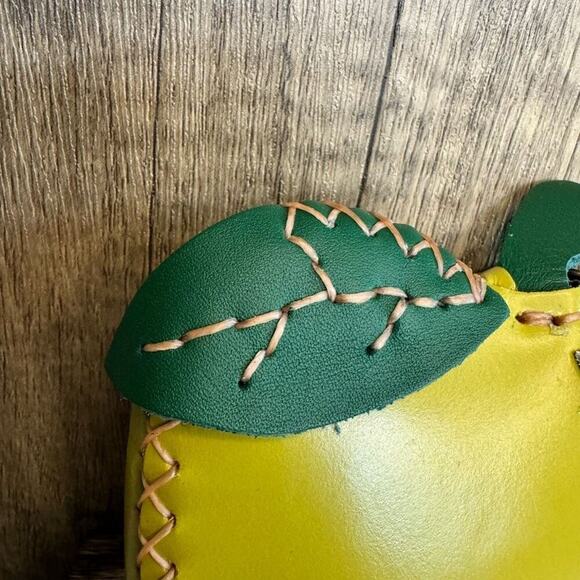 Green Apple Coin Purse Wallet Leather Wallet Bag Charm Key Chain NEW - Picture 2 of 8